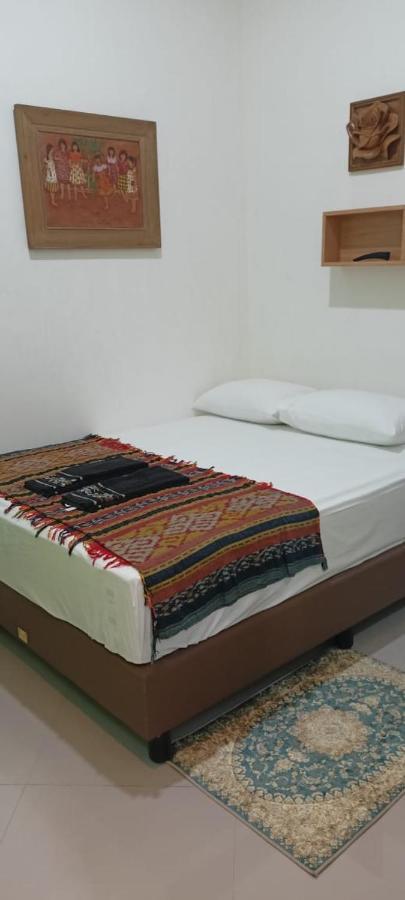 The Cabin Hotel Ambasador 요그야카르타 외부 사진